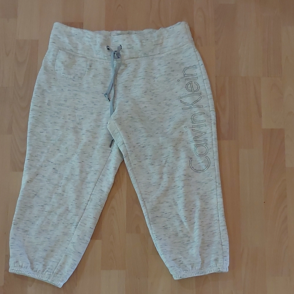 Calvin Klein Gray Capri Sweatpants Relaxed Fit Elastic Cuffs Drawstring Waist